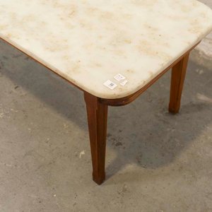 Mesa de Living con Tapa de Mármol y Estructura de Madera - imagen 2