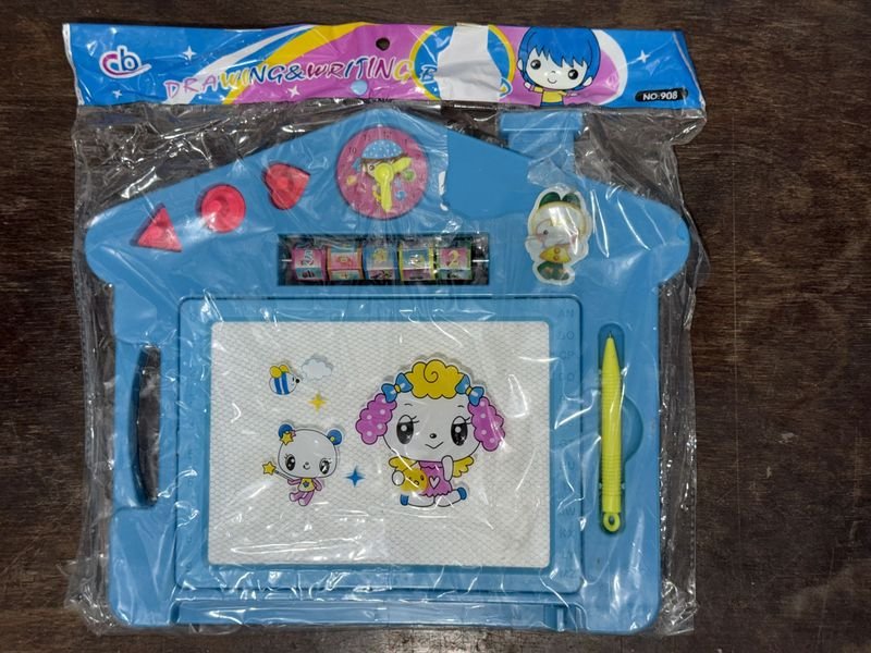 Tablero Mágico para Dibujar y Escribir con Forma de Casita Celeste