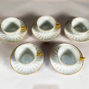 Juego de 5 Tazas y Platos de Loza Blanca con Asa y Guarda Dorada - imagen 4