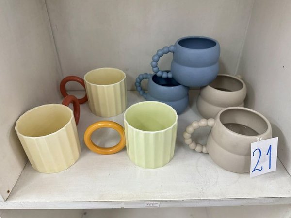 Set de 7 Tazas de Cerámica con Diseños Modernos - imagen 1