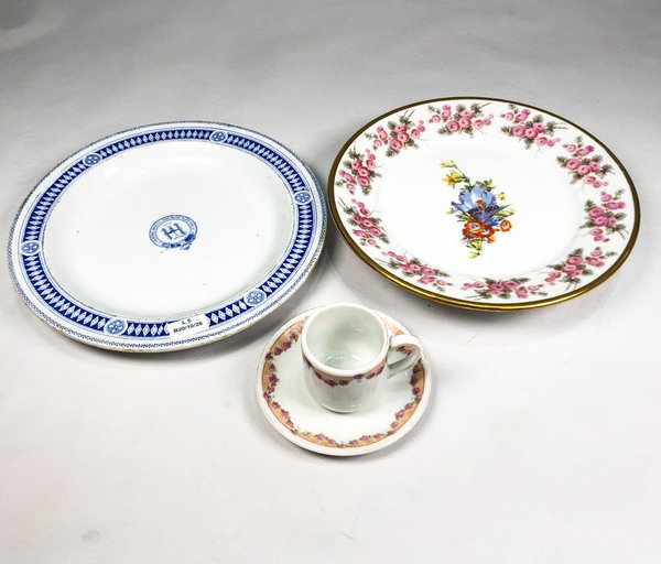 Juego de Taza y Platito con Dos Platos Decorativos Vintage - imagen 1