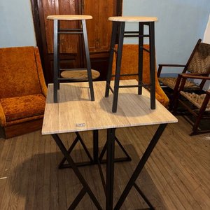 Lote siguiente: Desayunador Plegable con 2 Taburetes Metálicos y Madera