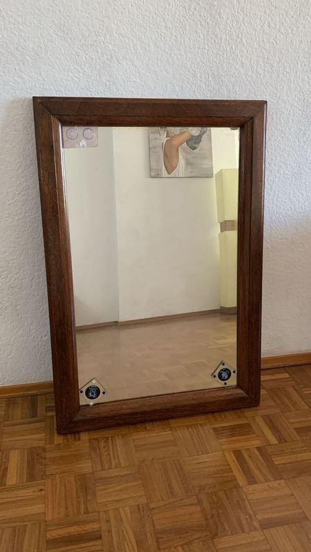 Lote anterior: Espejo antiguo de madera con marco
