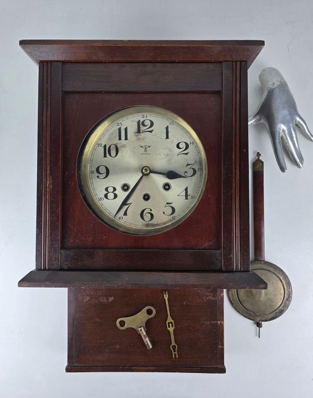Reloj de Pared Antiguo de Péndulo Alemán "El Águila"