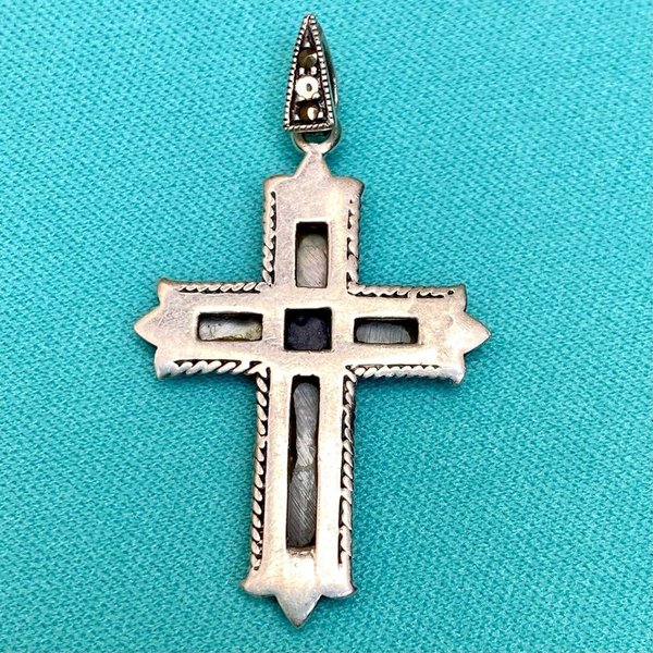 Cruz de plata antigua con detalles en nacar - imagen 3