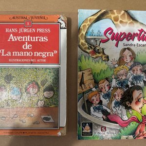 Lote anterior: Libros: Aventuras de la Mano Negra y Supertia