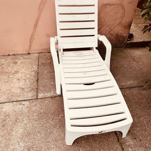 Lote anterior: Reposera de Patio Blanca de PVC