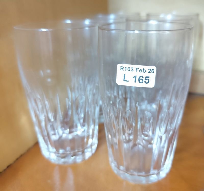 Lote siguiente: Vasos de cristal tallado de alta calidad