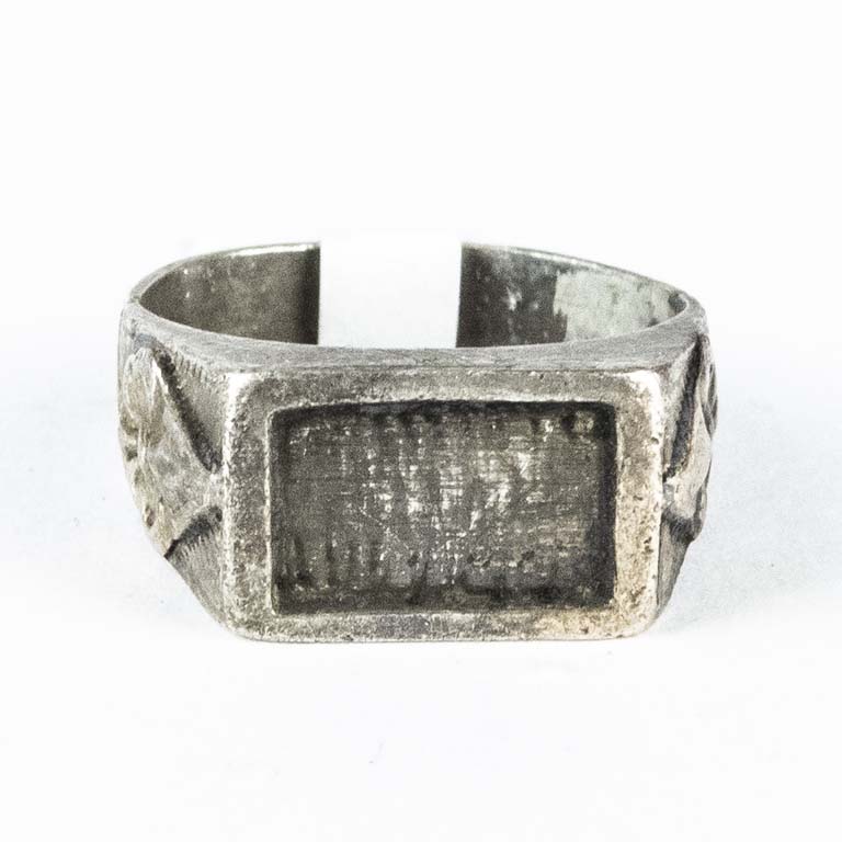 Lote siguiente: Anillo de plata - Peso: 4,2gr - Medidas: 16mm