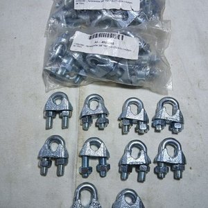 Lote siguiente: 30 Unidades Apreta Cables 3/8" (10mm) Galvanizados