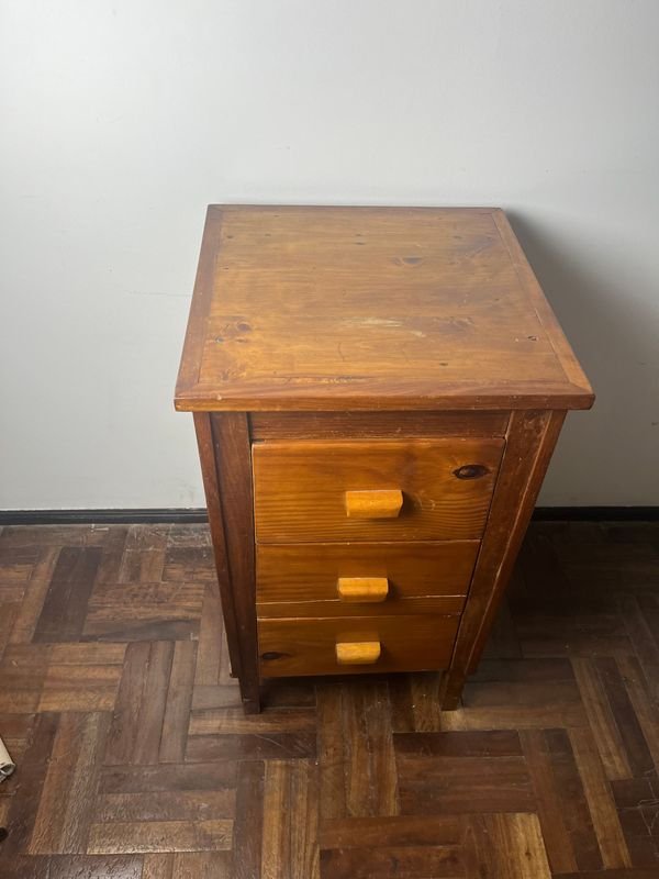 Cajonera de madera con tres cajones - imagen 4