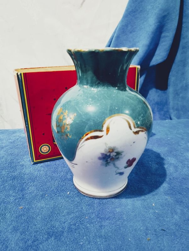 Lote siguiente: Vaso cerámico decorativo de 15cm