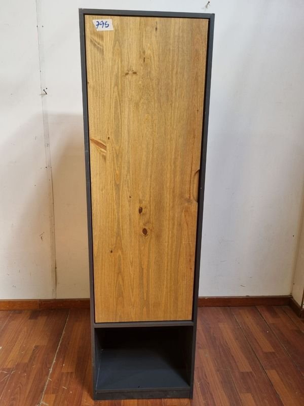 Lote anterior: Placard Multisuo Una Puerta (49x46x170)