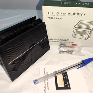Foco LED Solar Recargable 10W IP65 Nuevo en Caja - imagen 3