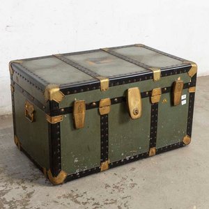 Baúl Antiguo de Viaje Verde con Apliques Dorados - imagen 1