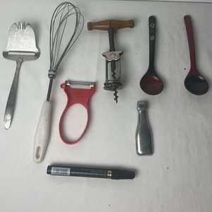 Set de 7 Utensilios de Cocina Antiguos: Batidor, Espátula, Destapador y Más - imagen 3