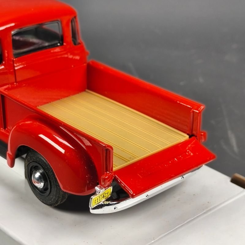 Maqueta de camioneta Chevrolet 1950 en escala 1/24 - imagen 7
