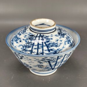 Lote anterior: Tazón Japonés de Porcelana con Tapa y Diseño de Bambú