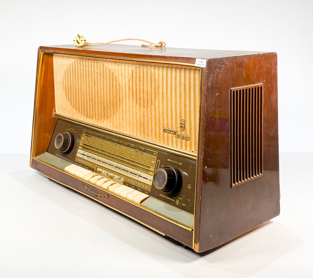 Radio multibanda Grundig de 1960 con mueble de madera - imagen 2