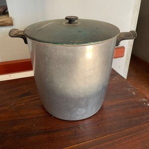 Lote anterior: Olla Alta de Aluminio con Tapa