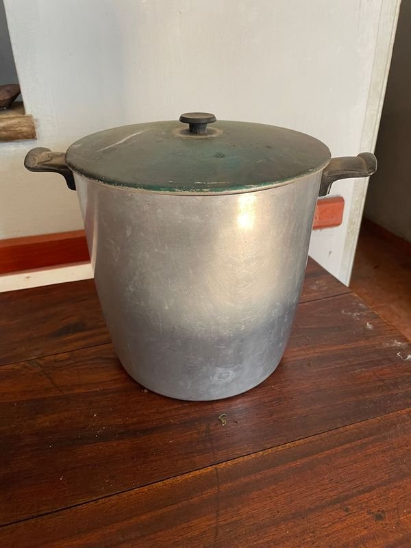 Olla Alta de Aluminio con Tapa