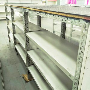 Mesa de Trabajo Acanalada con Estructura Metálica - imagen 4