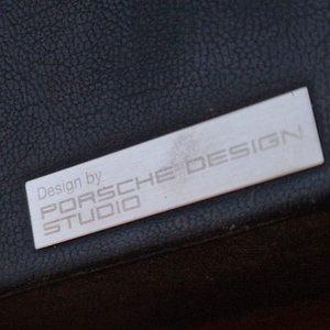 Estuche Coleccionable Johnnie Walker Blue Label con Botella Vacía y Diseño Porsche - imagen 4