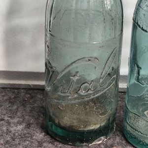 Dos Botellas Antiguas de Vidrio: Vital y Limól - imagen 3