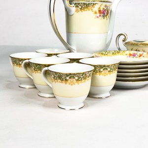 Juego de Porcelana Inglesa Noritake Floral Beige y Blanco - imagen 2