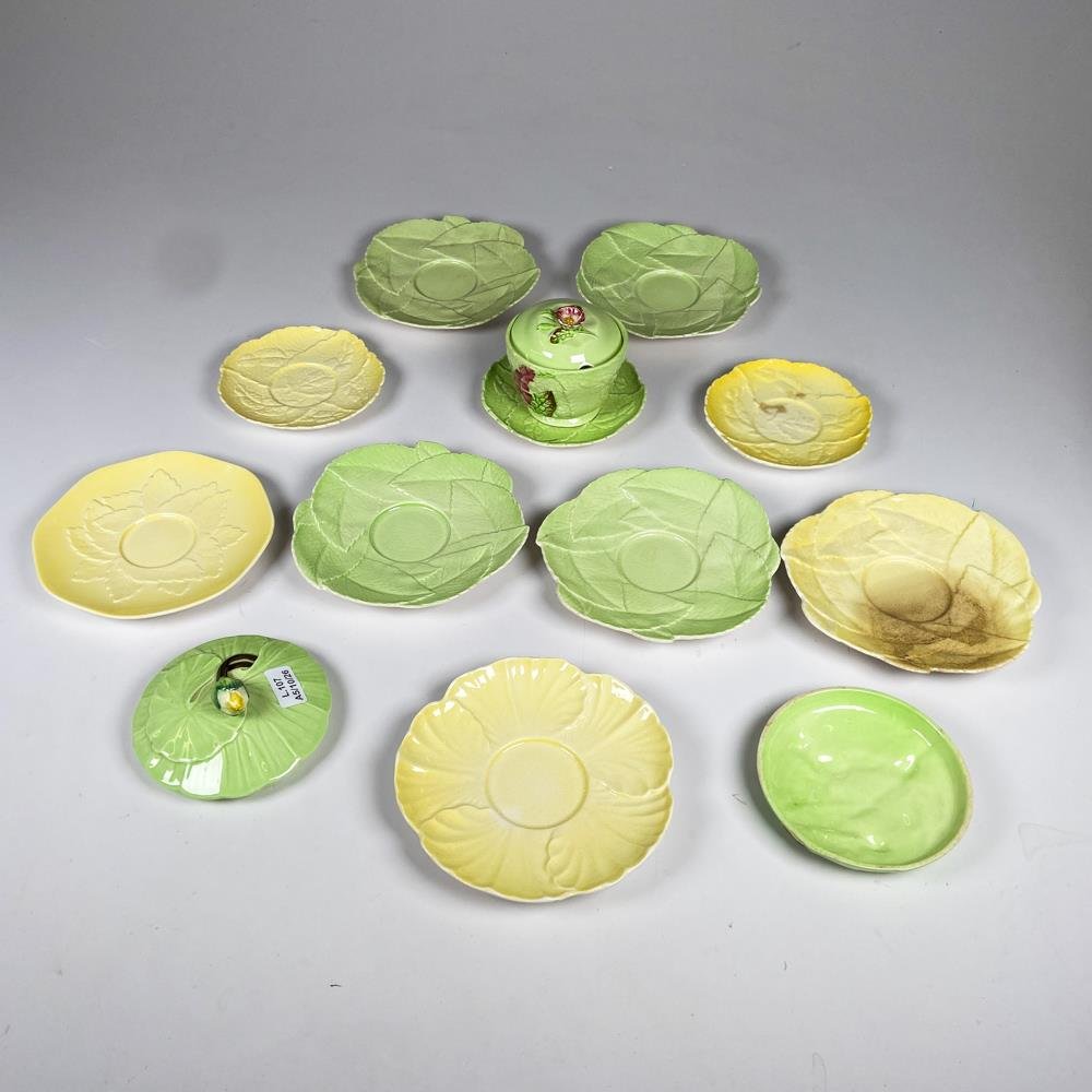 Catorce piezas de loza inglesa Carlton Ware ,platillos, despojador, tapas
