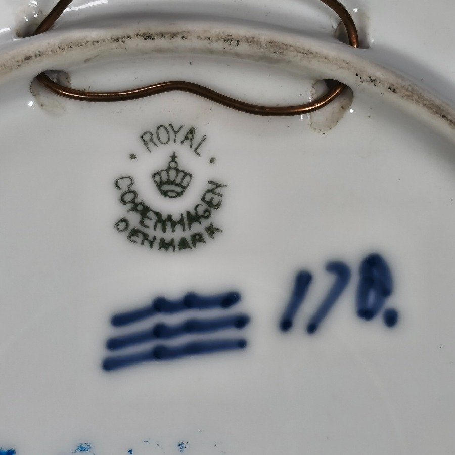 Plato de colección en porcelana Royal Copenhagen de la Navidad de 1928 - imagen 8