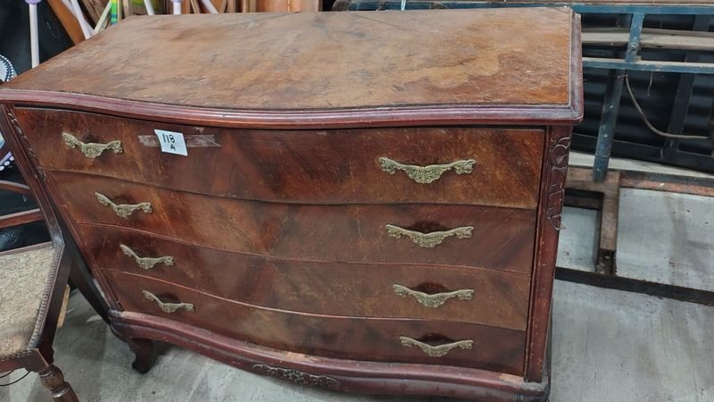 Comoda estilo americano con cajones y detalles en oro - imagen 3