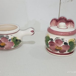 Juego de Cerámica Rosa Decorada: Tetera, Base Calentadora, Pocillo y Recipiente - imagen 3