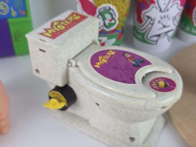 Colección de juguetes vintage y vasos coleccionables para pintar - imagen 4