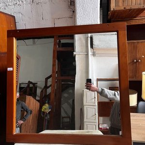 Lote siguiente: Espejo con Marco de Madera Rectangular