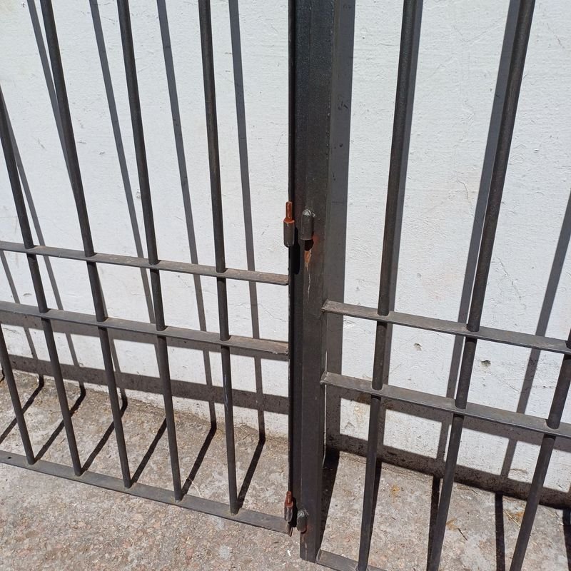 Puerta de reja en varilla 16mm, excelente condición - imagen 5