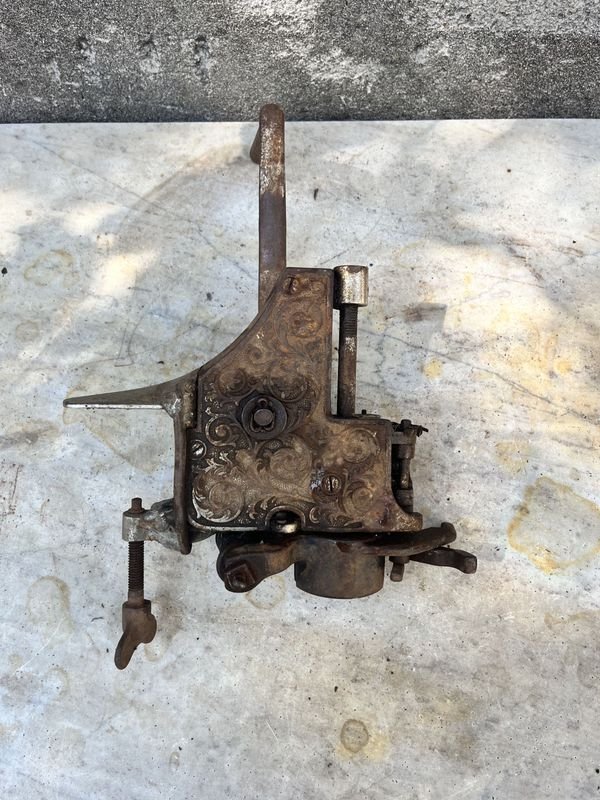 Encorchadora de metal para mesa en venta - imagen 2