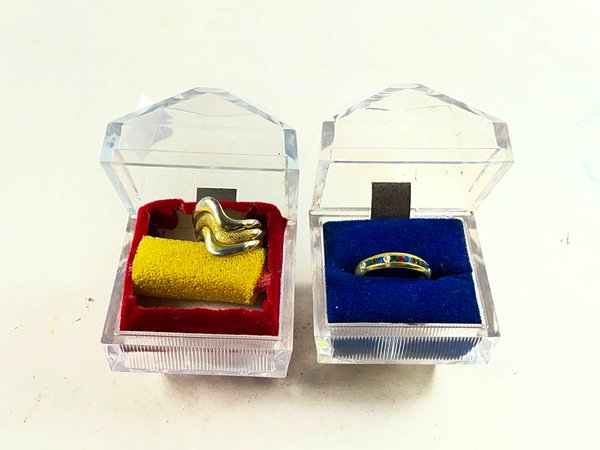 Dos Anillos Dorados con Circones de Colores - imagen 1
