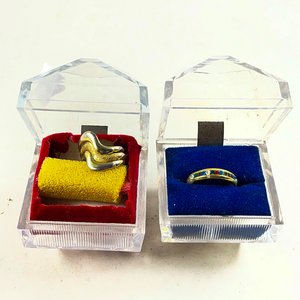 Dos Anillos Dorados con Circones de Colores - imagen 1