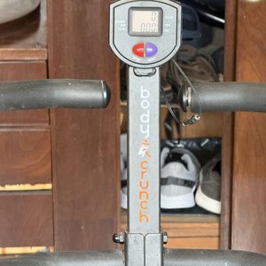 Máquina de Ejercicio Combinada Body Crunch: Remo y Bicicleta - imagen 5
