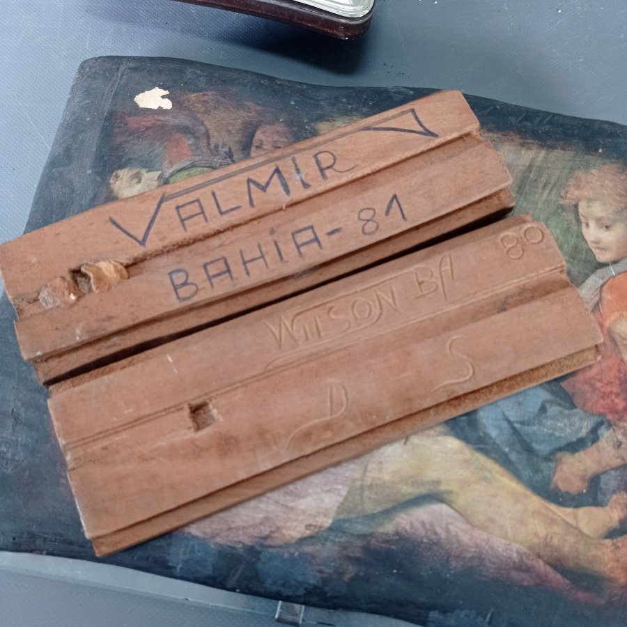 Colección de arte y relojes en madera y vidrio - imagen 6