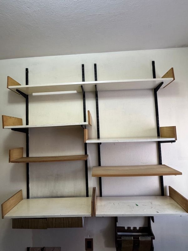 Lote siguiente: Estanterías aéreas de excelente calidad para el hogar