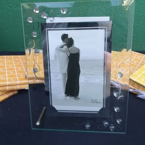 Lote siguiente: Set de 7 Marcos de Vidrio para Fotos