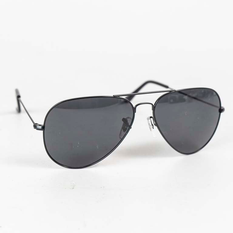 Lote siguiente: Lentes de sol de aviador