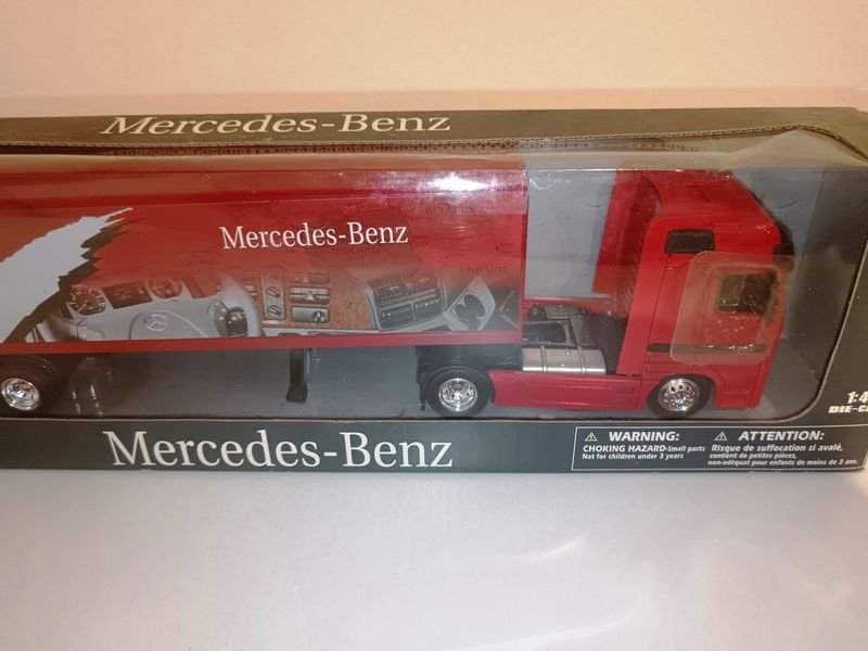 Camión Mercedes Benz Actros 1857 en escala 1:43 de New Ray - imagen 2