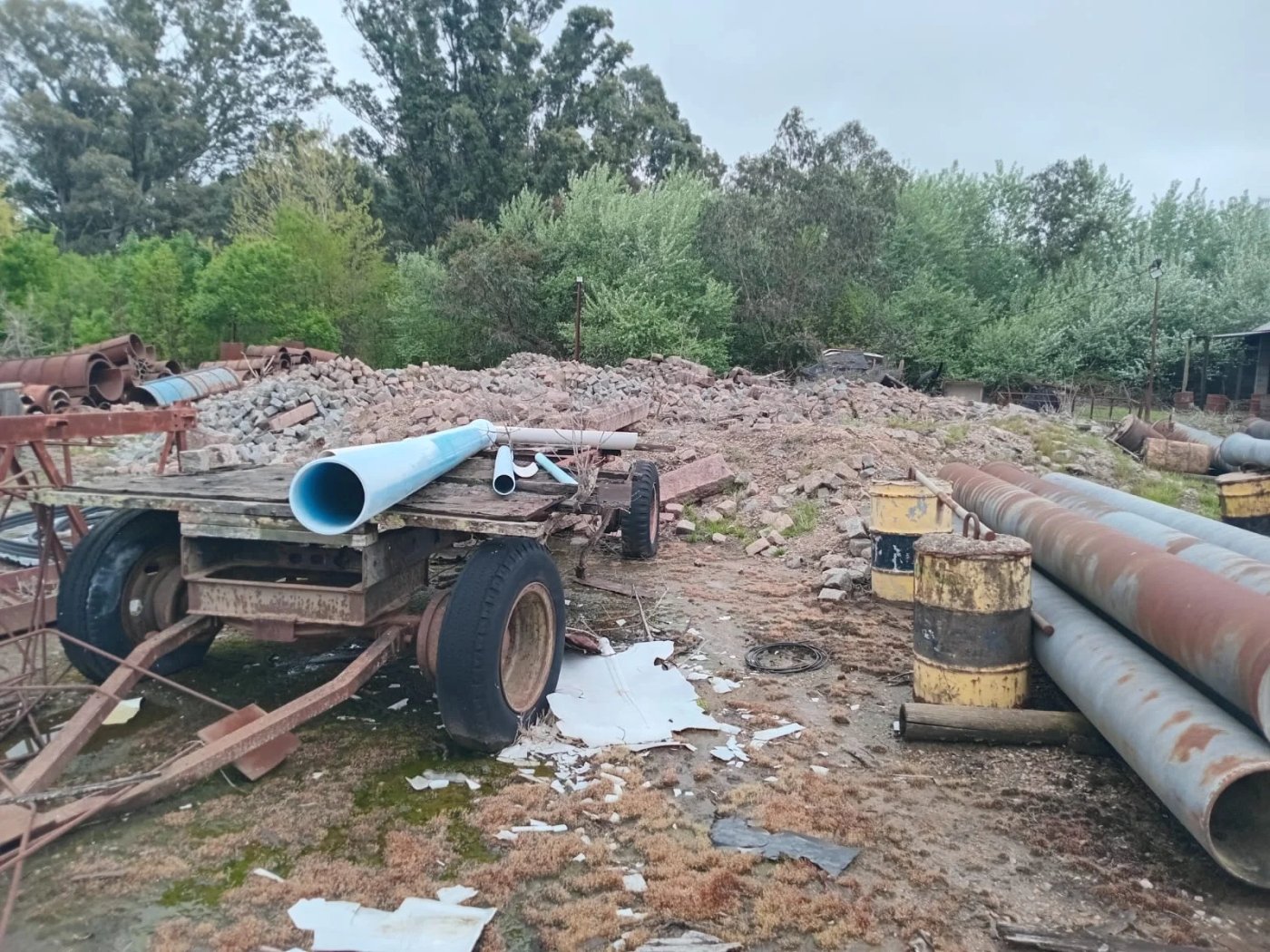 Lote de Tuberías y Materiales de Construcción