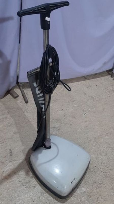 Lote siguiente: Lustradora Philips con varias características