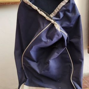 Lote siguiente: Carrito de Compras Azul con Ruedas Plegable