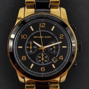 Lote anterior: Reloj Michael Kors Runway Cronógrafo Bicolor Acero Dorado y Negro MK8265