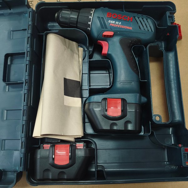Taladro Atornillador Inalámbrico Bosch GSR 12-2 Professional con Baterías y Maletín